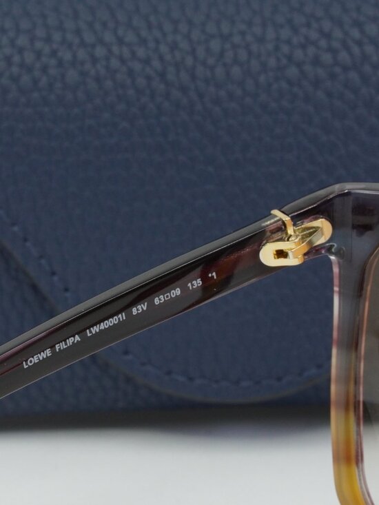 Loewe LW40001I 83V Filipa Square Sunglasses – Purple to Orange \\ Light Brown main image 5